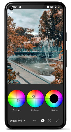 Editing photo colors with curves in Photo Curves